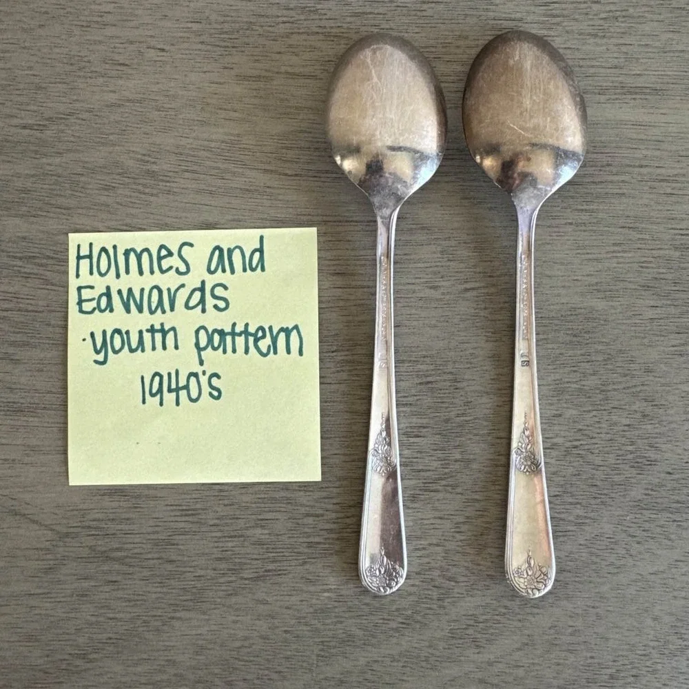 2‎ Holmes & Edwards Youth Pattern 1940s Silverplate Spoons Inlaid